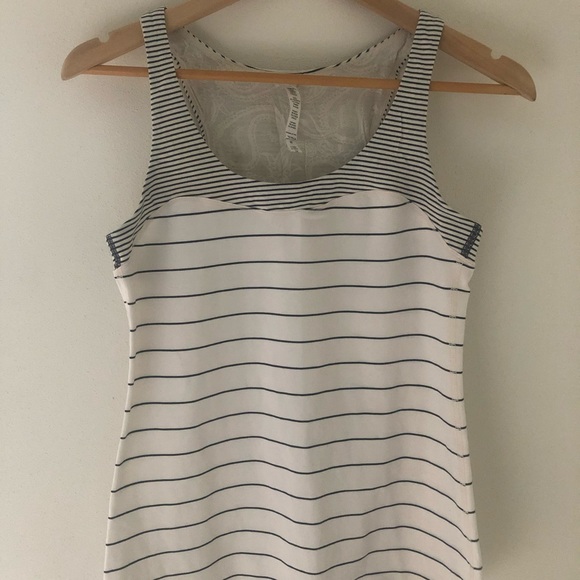 Lululemon Tank - Picture 1 of 5
